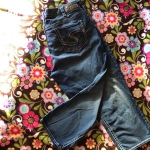 EUC Silver Brand Suki Mid Capri